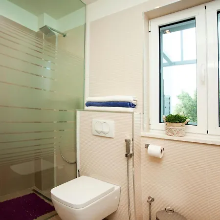 Appartement Modern With Private Pool In