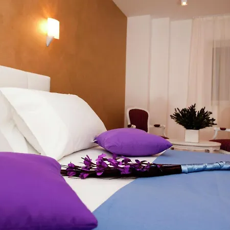 Modern With Private Pool In Appartement