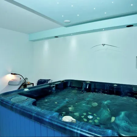 Modern With Private Pool In Appartement Split